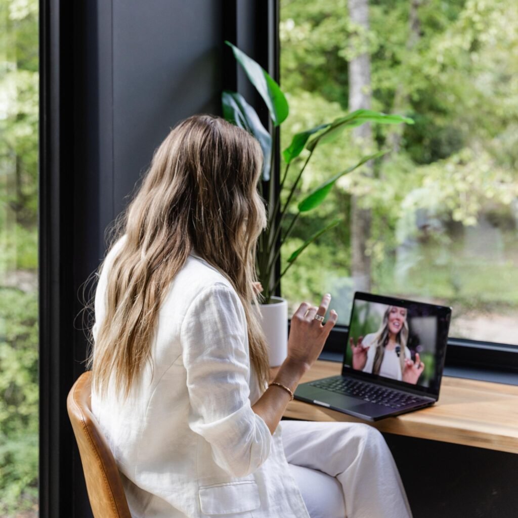 Confidence Coach Online helping women build confidence through virtual coaching sessions